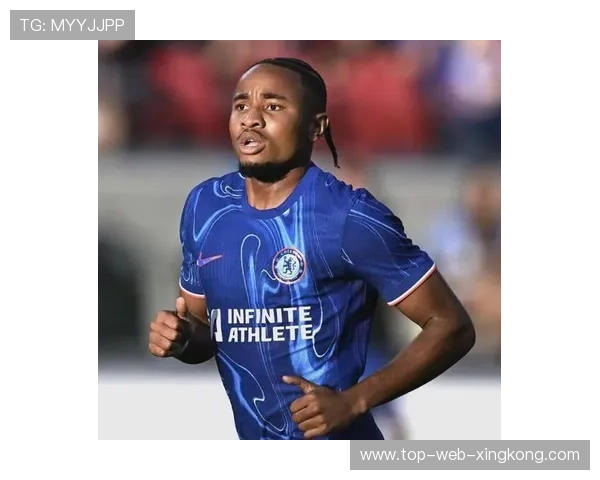 切尔西中路渗透创造机会，恩昆库轻弹射门被封